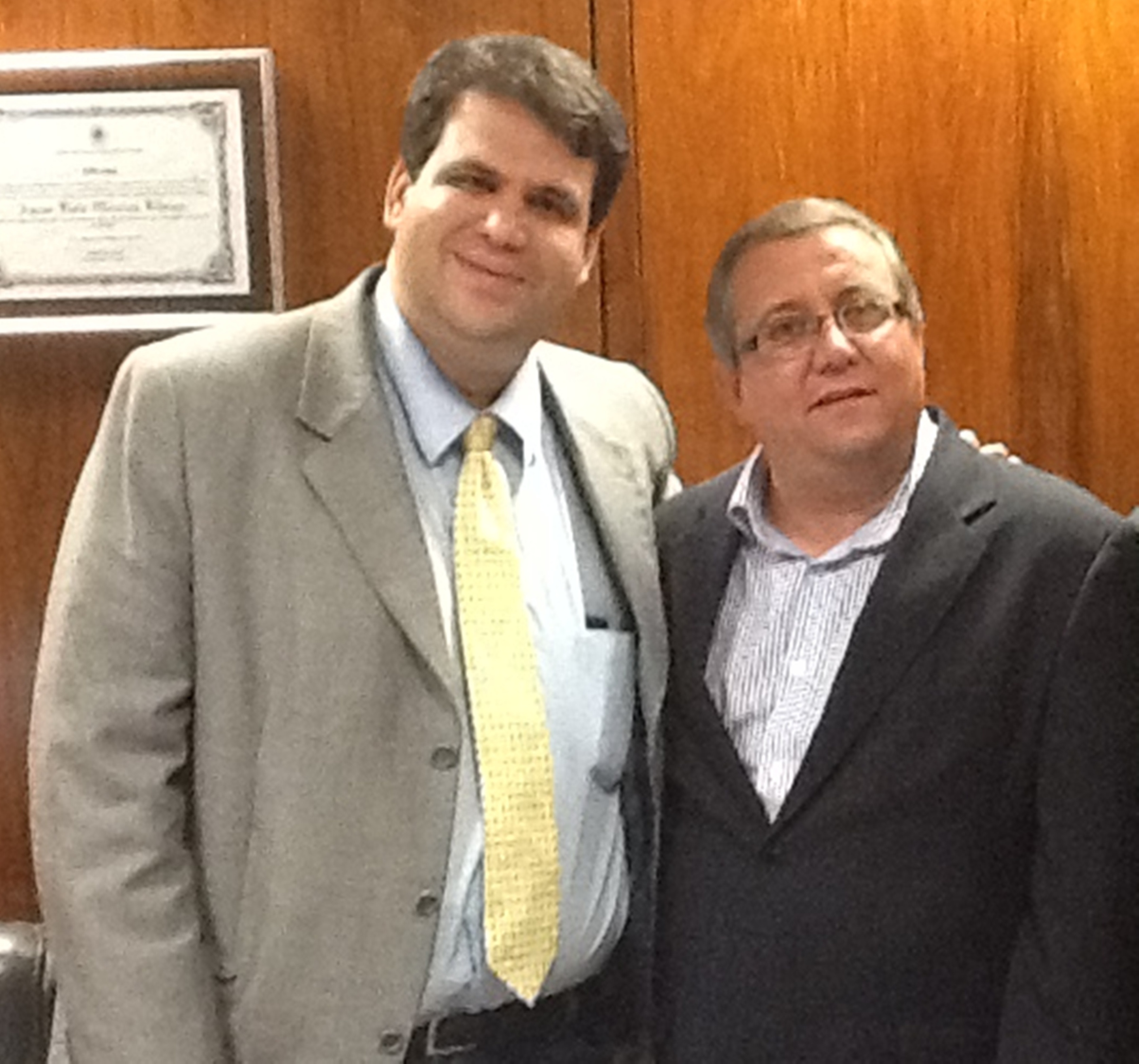 Prefeito de Macuco visita ministérios e deputados em Brasília