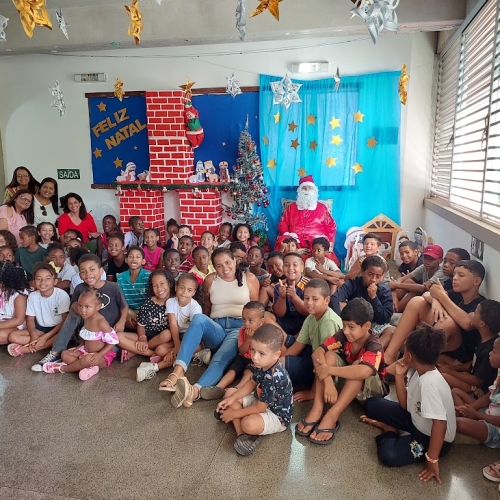 Dia de magias e encantos natalinos nas escolas macuquenses