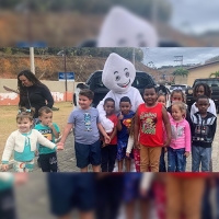 Zé Gotinha interage com a criançada em Macuco