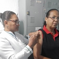 Nova mobilização pela imunização de profissionais de educação