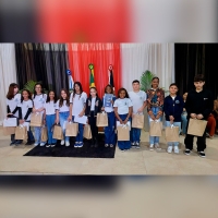 A poesia como voz da juventude estudantil