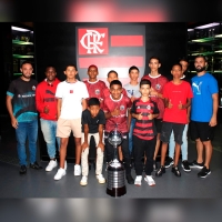 Jovens atletas vivem dia inesquecível no Museu do Flamengo