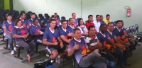 Profissionais das Escolinhas do Léo Moura se reúnem em Macuco