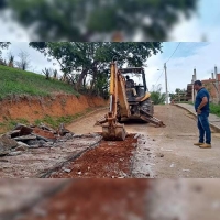 Cuidando da infraestrutura do bairro Doutor Chiquito