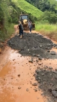 Chuvas reforçam trabalho para a recuperação das estradas rurais